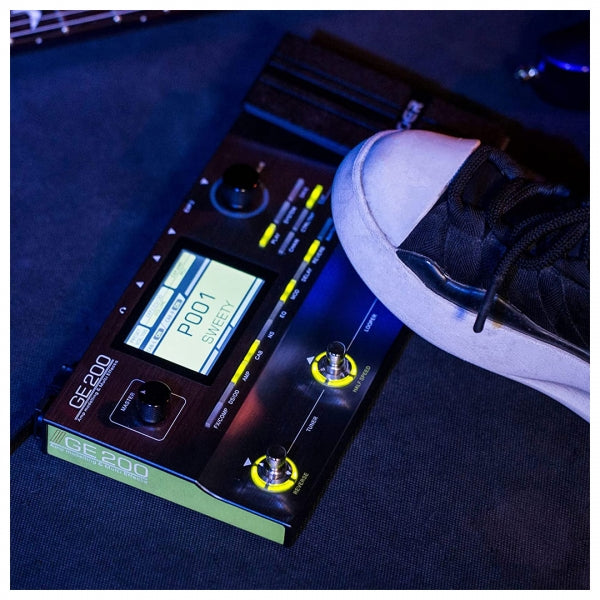 Mooer GE200 Amp Modeling and Guitar Effect Pedal