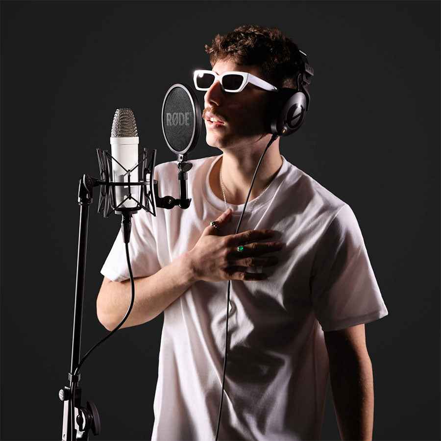 Rode NT1 Signature Series Studio Condenser Microphone